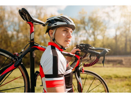 cyclist-carrying-cyclocross-bike